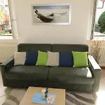 Apartment Mit 2 Schlafzimmern Und Balkon Bv2