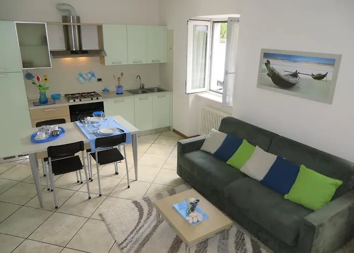 Apartment Mit 2 Schlafzimmern Und Balkon Bv2
