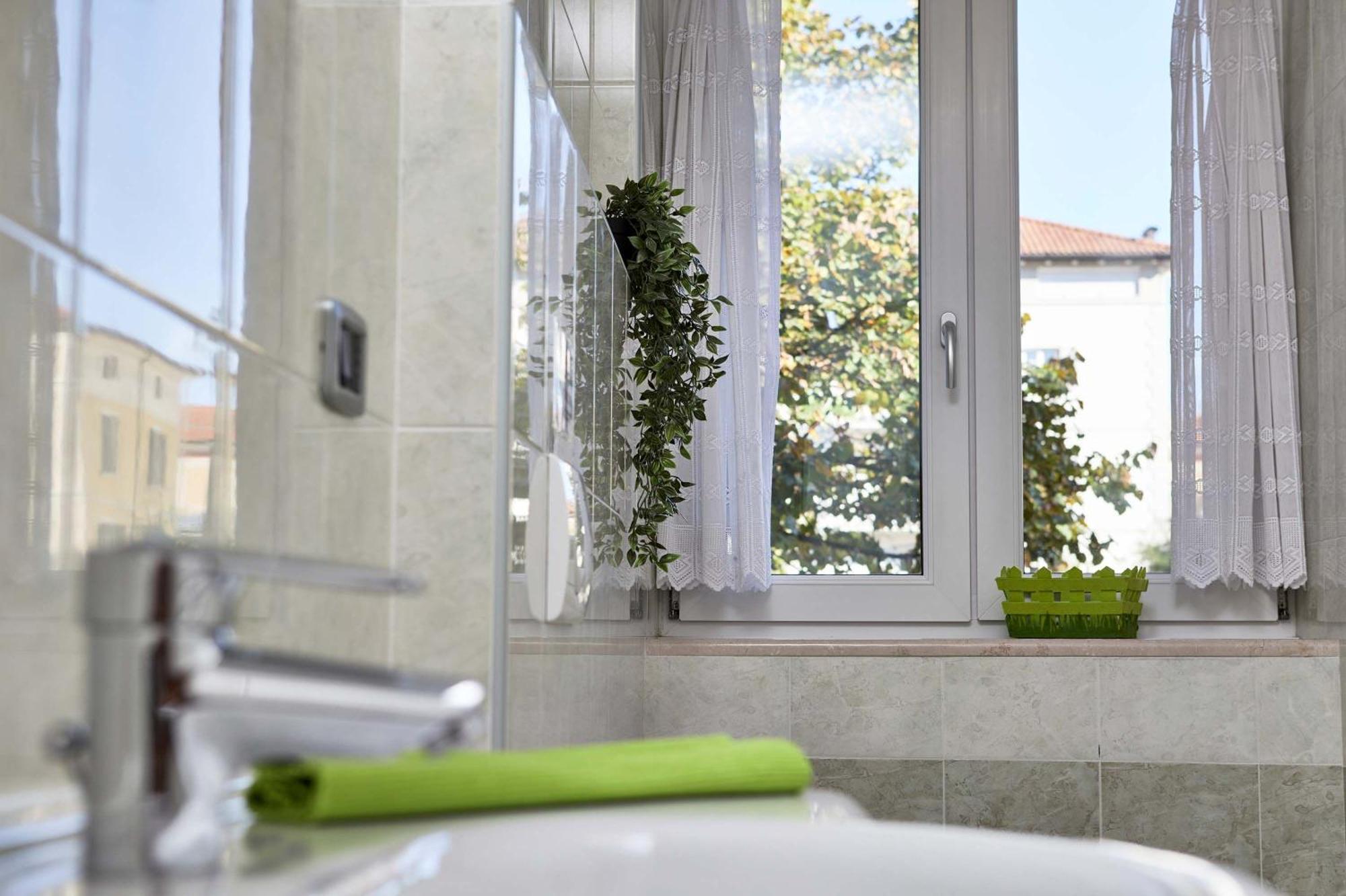 Mit 2 Schlafzimmern Und Balkon Bv2 Appartamento